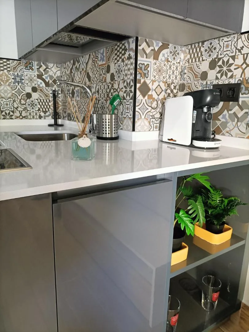 Cocina con horno y microondas